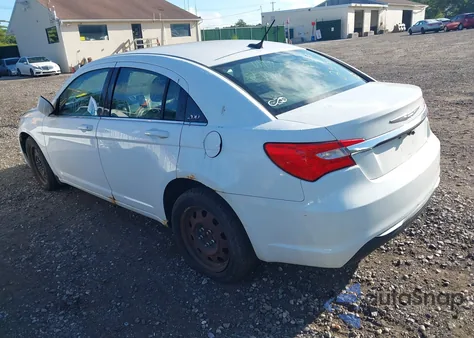 2012 Chrysler 200 Lx z USA, uszkodzony, nr VIN 1C3CCBAB5CN298010